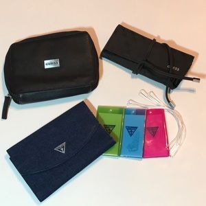 Guess travel accessories